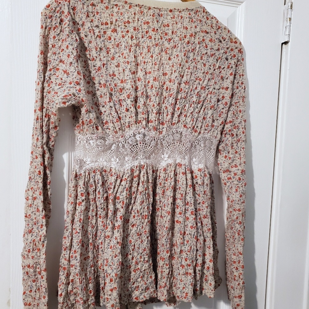 🎈Free people top boho style🎈 - Picture 2 of 5